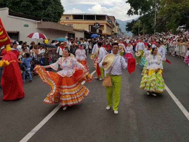 Desfile del folclor en Ibagué por la avenida Ferrocarril/Alcaldía de Ibagué
