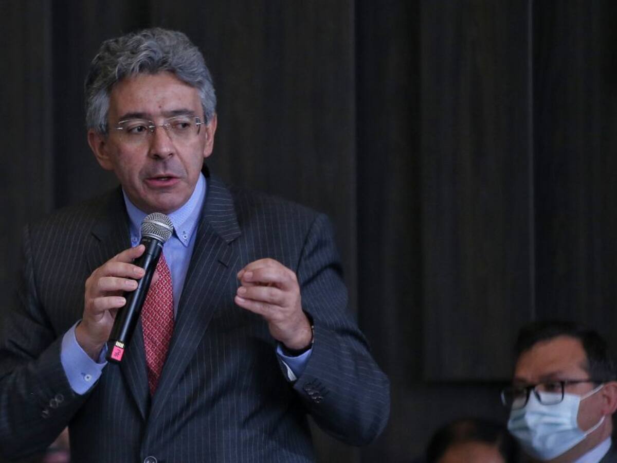 Gómez: “No se puede dejar un Gob. liderado por un guerrillero y borracho”