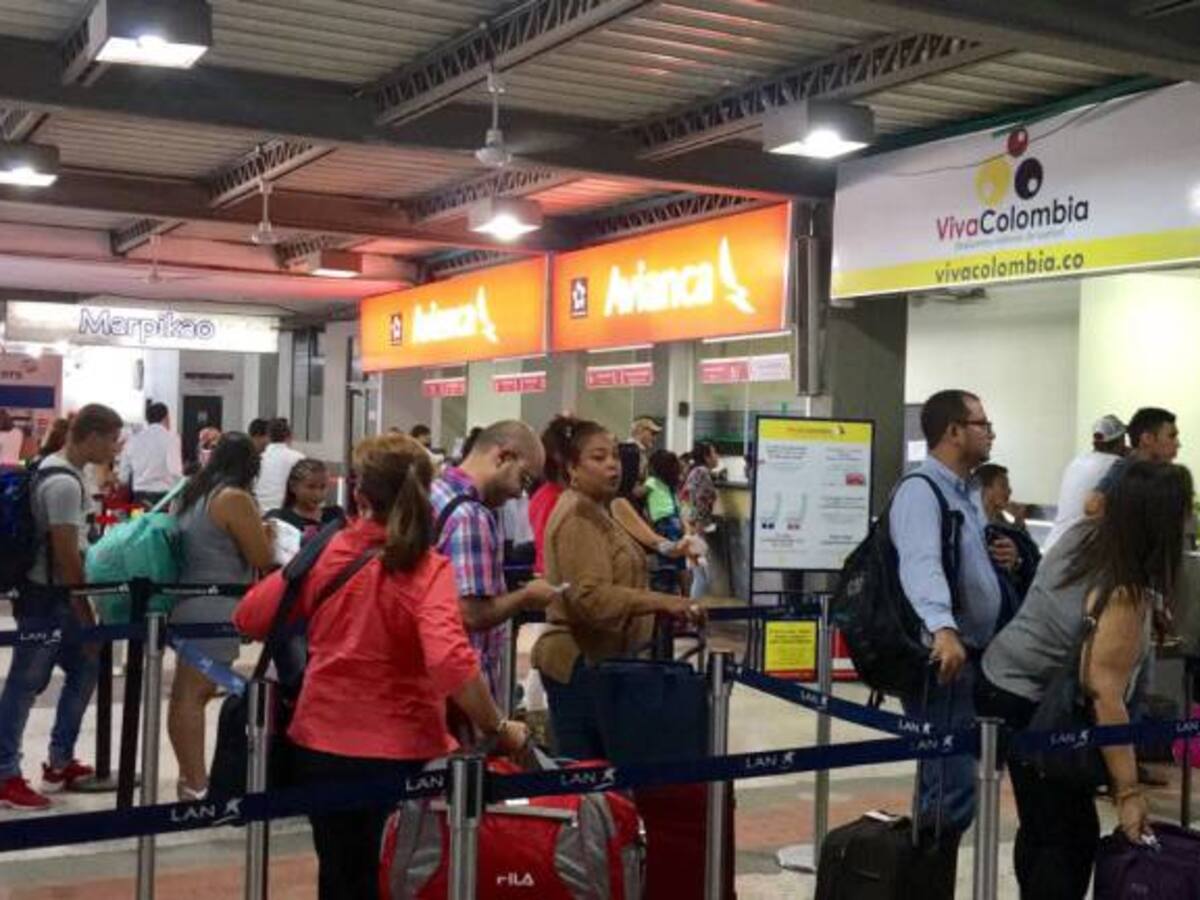 Herida pasajera al precipitarse un ascensor en el Aeropuerto de Santa Marta
