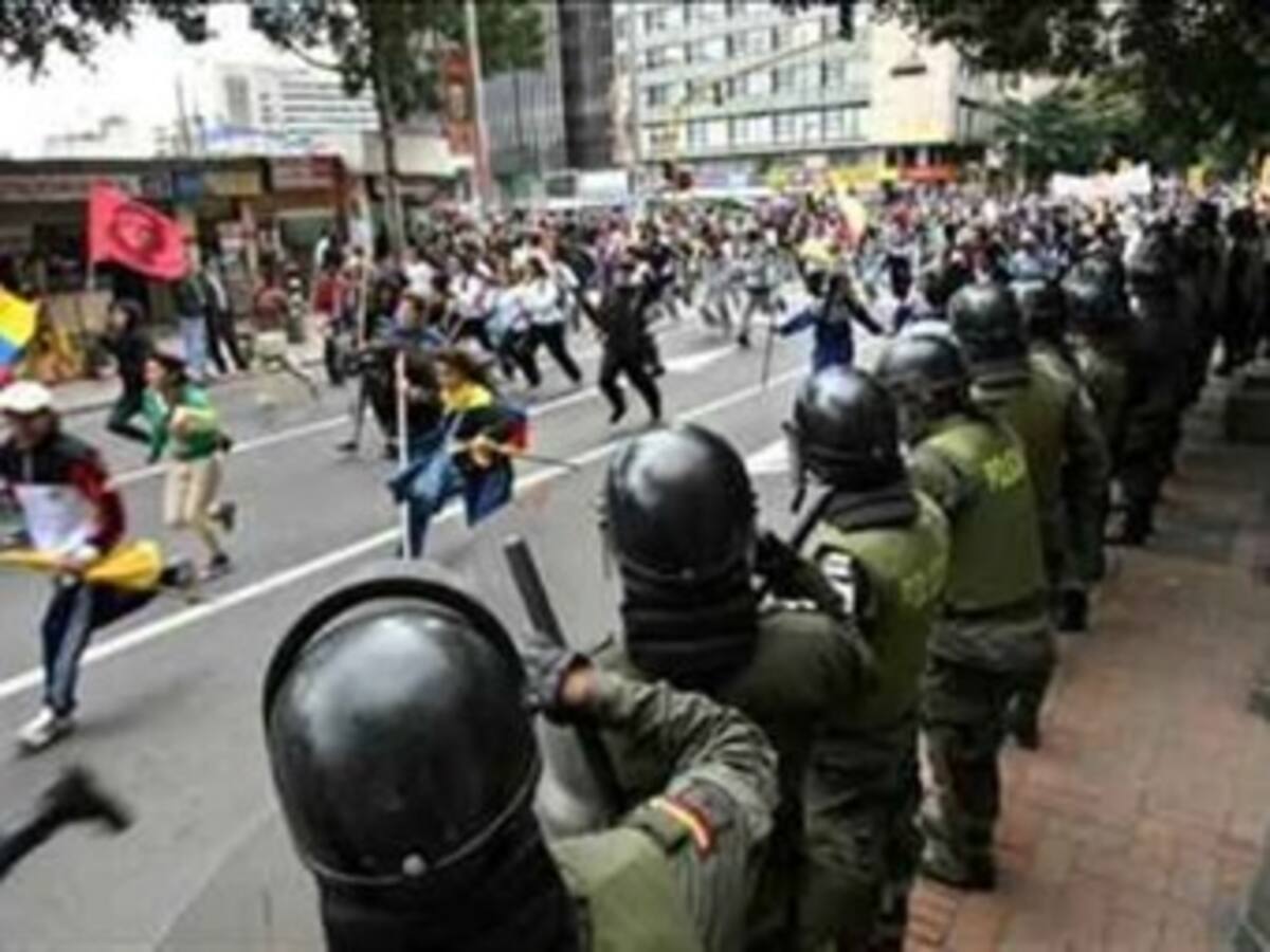 Comienzan bloqueos en vías de Bogotá por marchas de estudiantes