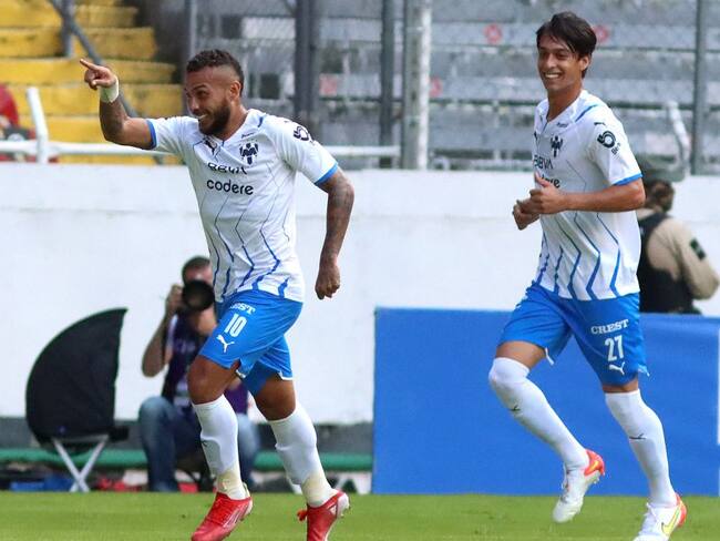Duván Vergara festeja su golazo ante Atlas.