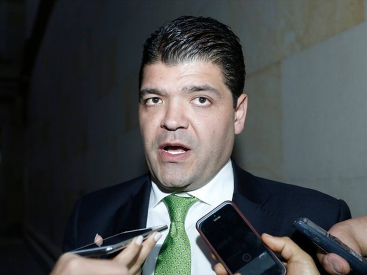 Salida de Ernesto Macías es equívoca: Juan Diego Gómez sobre propuesta de Constituyente