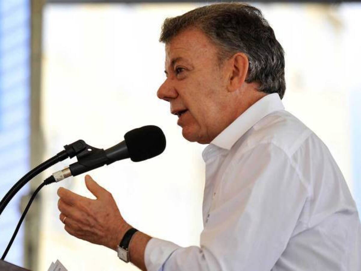Santos pide al Congreso tramitar con urgencia cinco proyectos para la paz