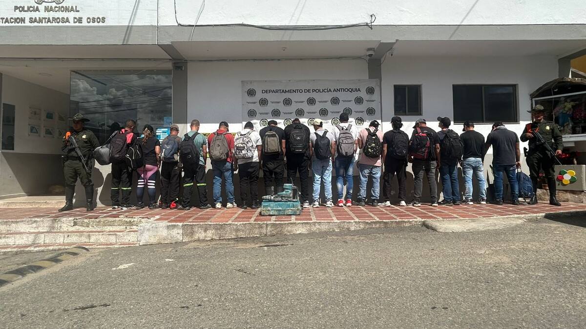 Luego de la queja de la comunidad, la policía capturó a 16 personas por explotación ilegal de oro