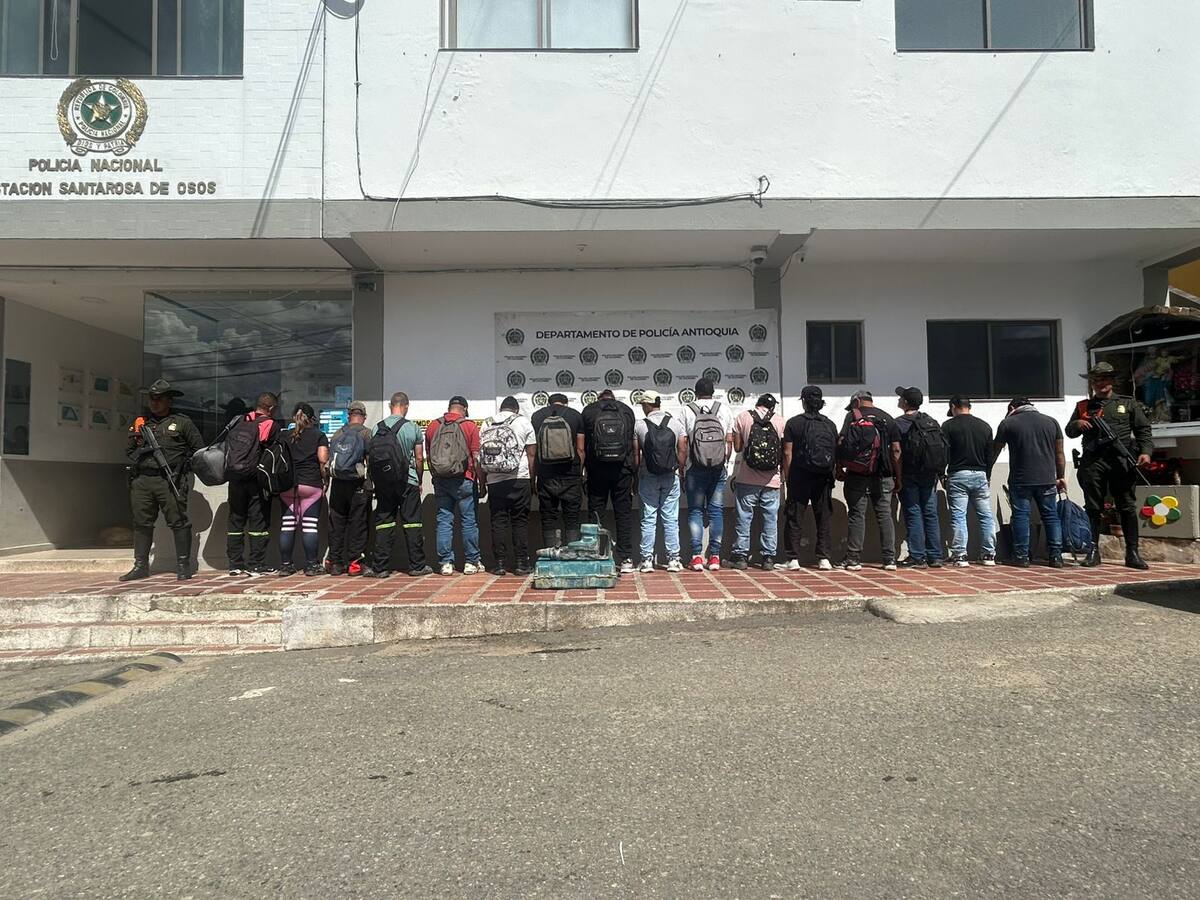 Luego de la queja de la comunidad, la policía capturó a 16 personas por explotación ilegal de oro