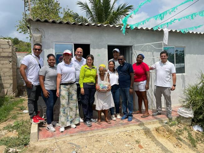 Arquidiócesis de Cartagena entregó dos viviendas a adultas mayores en Turbaco