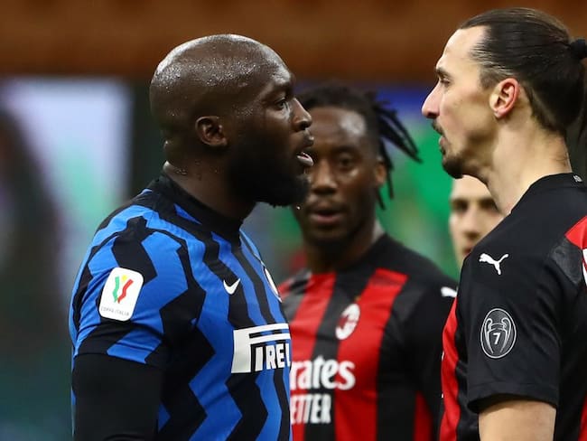 Zlatan Ibrahimovic protagonizó una discusión con Romelu Lukaku durante el clásico Inter - Milan de la Copa Italia.
