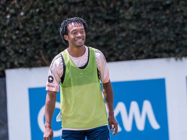 Juan Guillermo Cuadrado durante sus primeros entrenamientos con Millonarios / X: @Millosfcoficial.