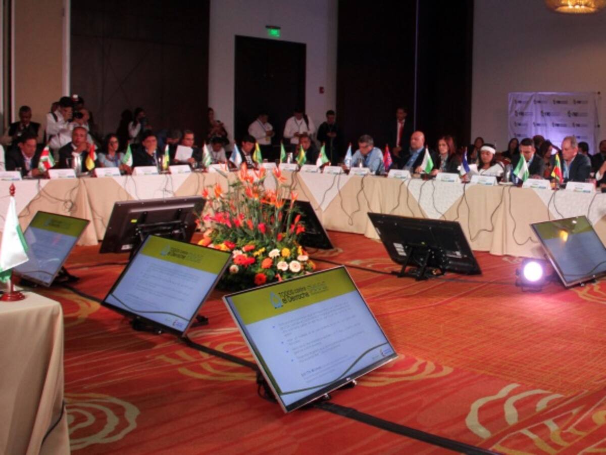 Los territorios deberán involucrarse en la mesa de diálogo que se sostiene con el ELN: gobernadores