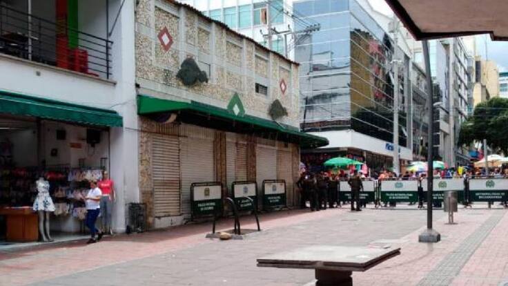 Comerciantes piden poder trabajar en su local el día de su pico y cédula