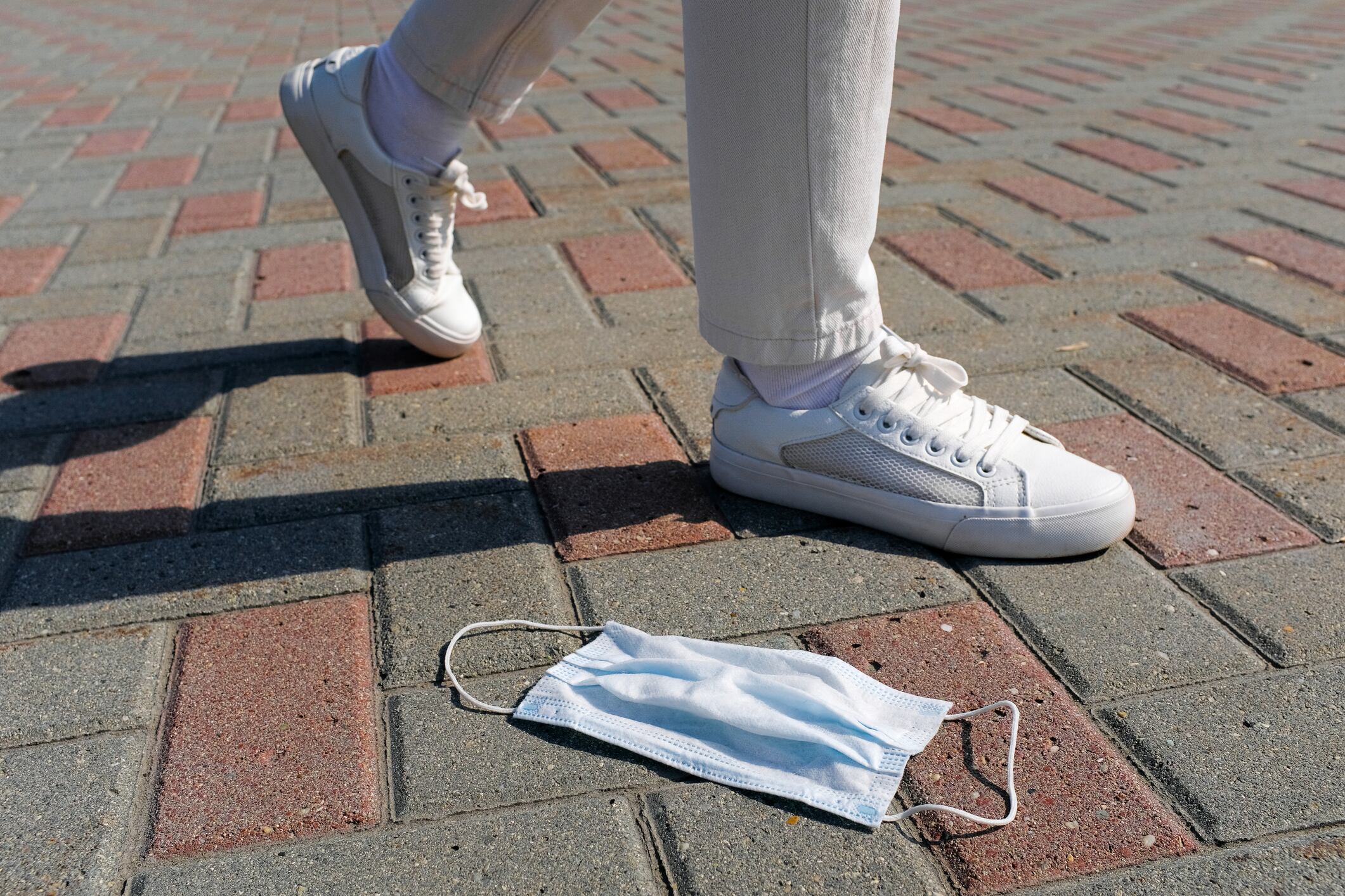 El ministro de Salud, Fernando Ruiz, le explicó a La W qué condiciones tendrían que darse para que se elimine completamente el tapabocas en Colombia