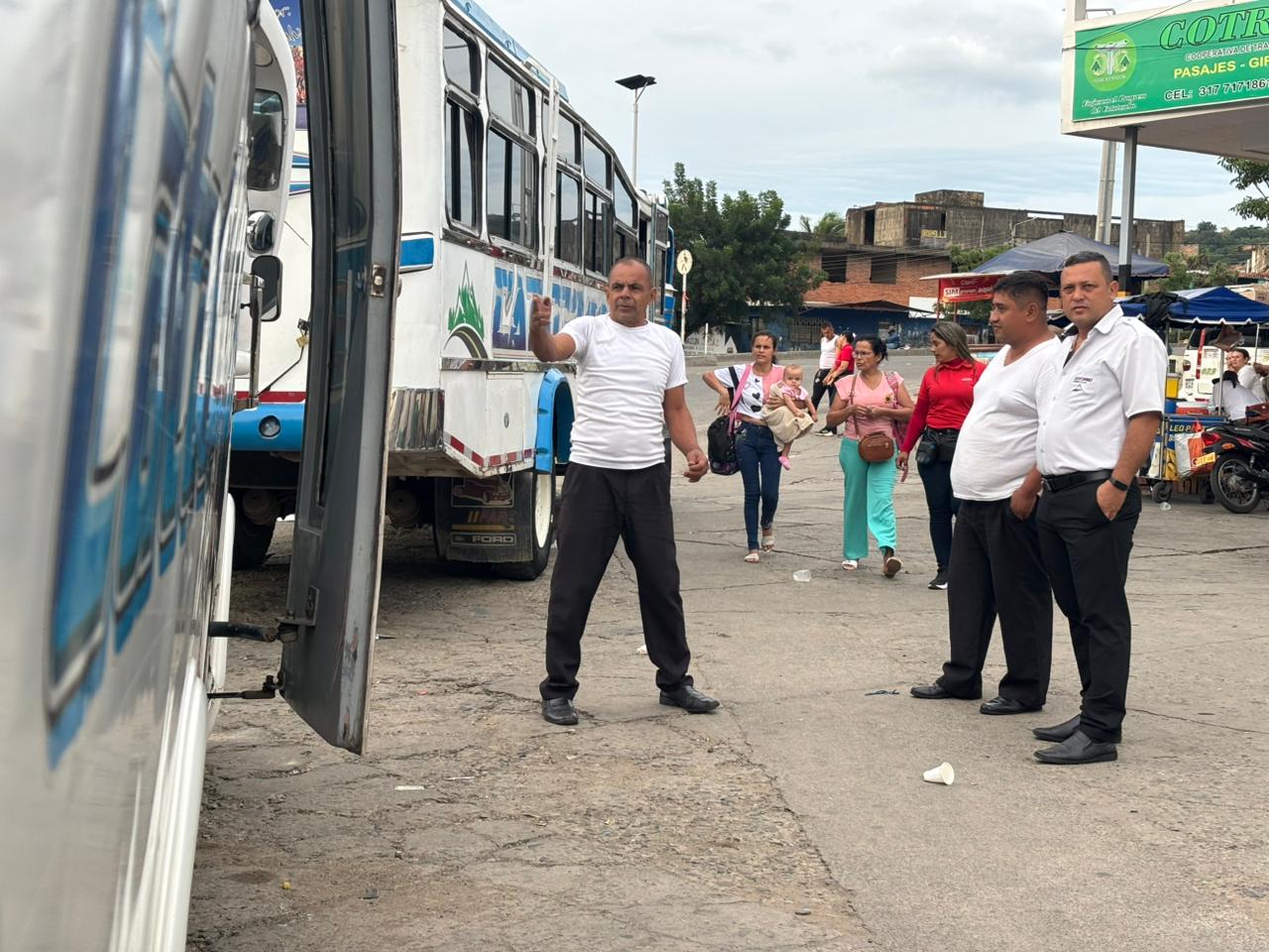Transporte público en crisis por orden público en el Catatumbo. / Foto: Camilo Picón.