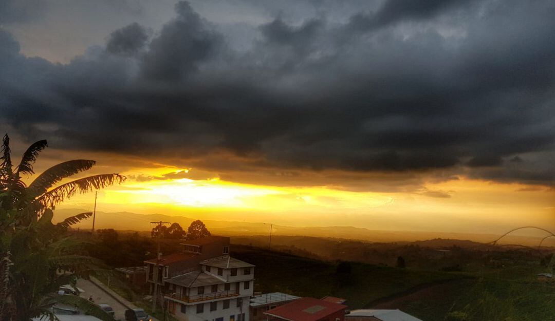 Atardecer desde mirador en el municipio de Filandia 