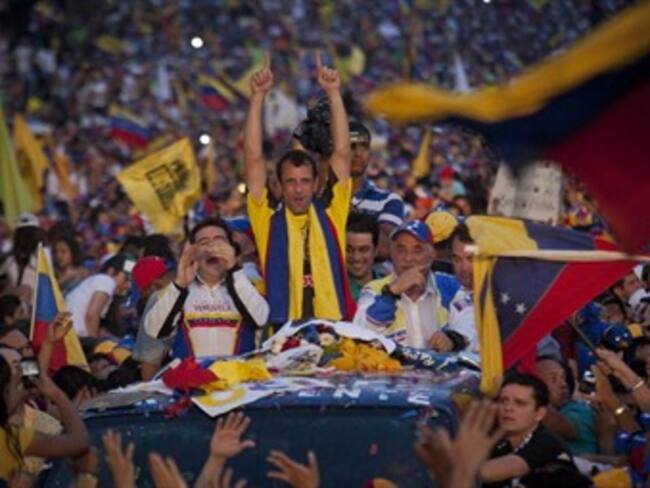 Maduro asegura que reconocerá los resultados si gana Capriles