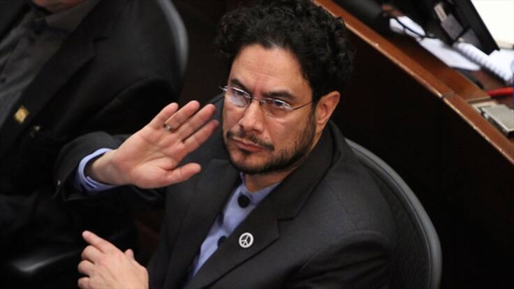 Santos abrió puerta a una nueva dimensión del proceso de paz: Iván Cepeda