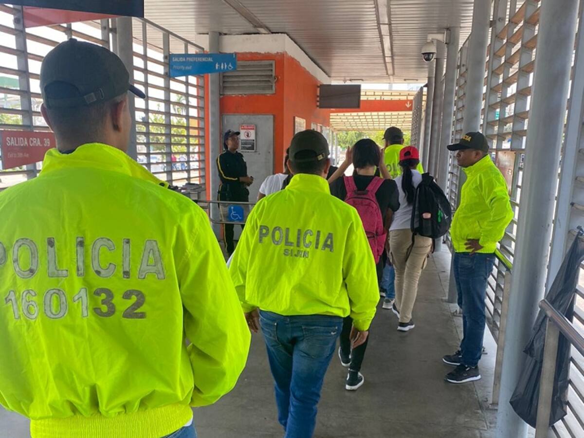 Policía Metropolitana de Cartagena se tomó estaciones de Transcaribe
