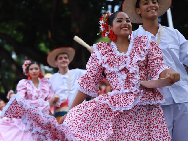 Desfile de Piloneras. Foto: Caracol Radio.
