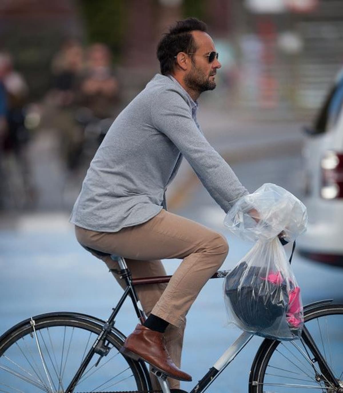 En la página cyclechicrepublic.com hay fotos de personas de diferentes ciudades del mundo que se han unido a la moda de movilizarse en bicicleta con estilo.