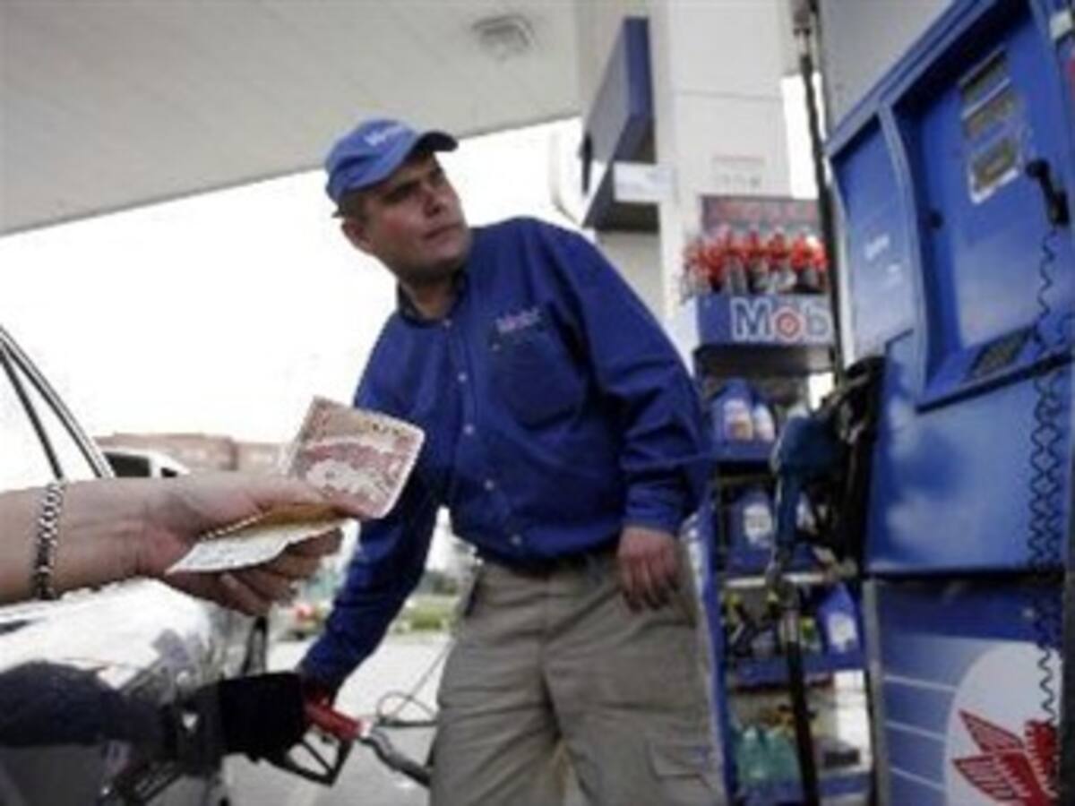 Radican proyecto de ley para reducir precio de la gasolina en dos mil pesos