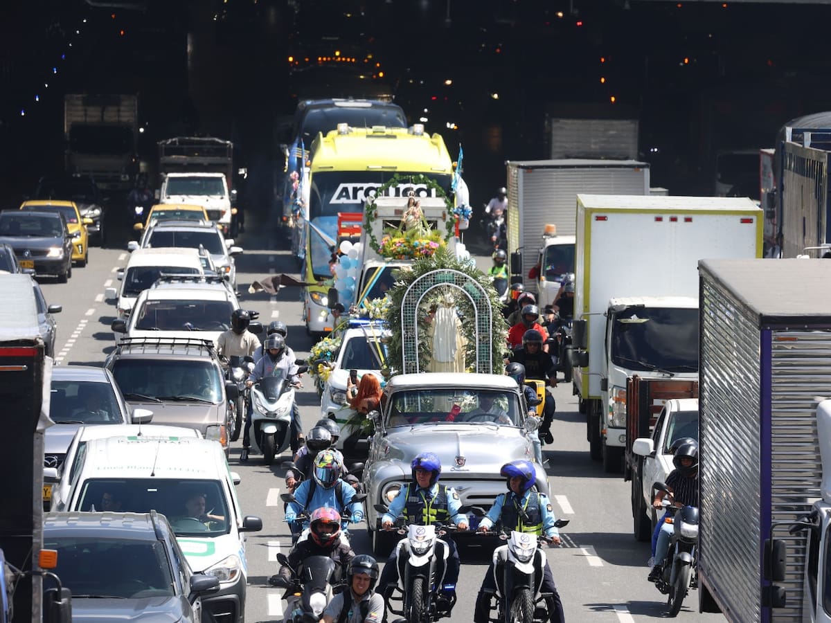 Con caravanas por las vías de Medellín se celebra hoy el Día de la Virgen del Carmen