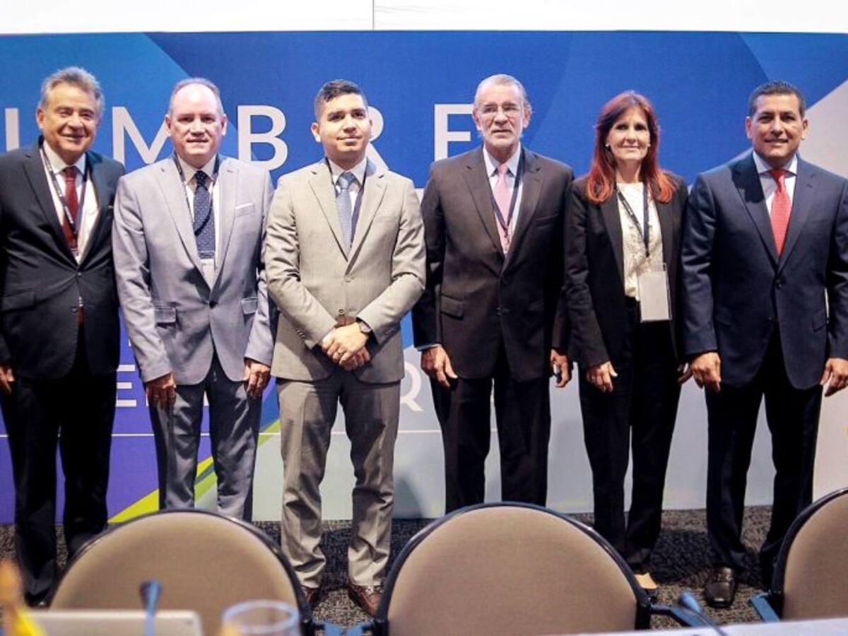 Gobernadores piden que se reconsidere decreto de la "Línea Negra"