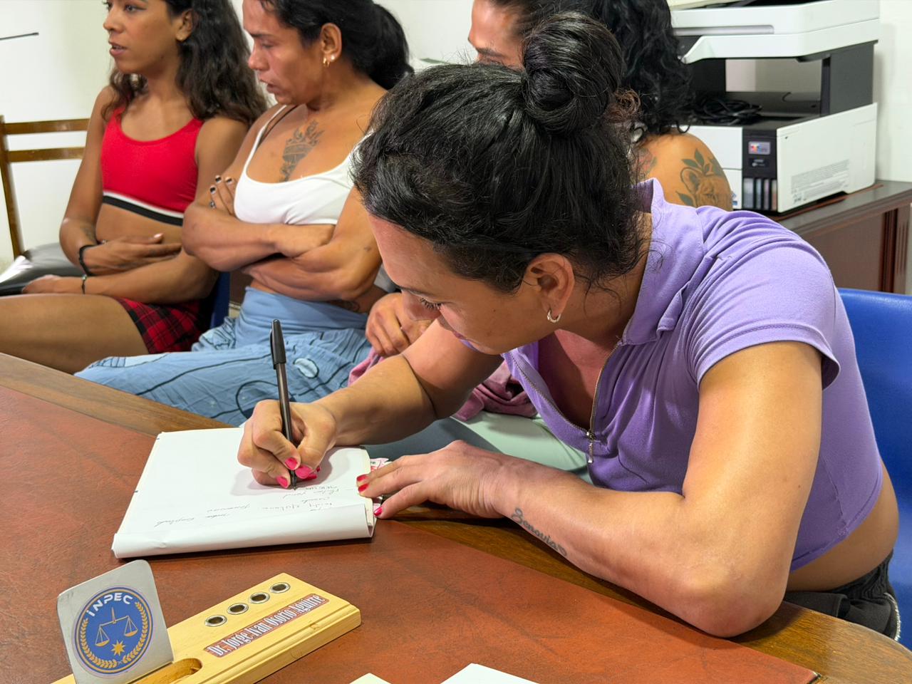 Detenidos de la cárcel San Bernardo de Armenia y el registro de nombre e identidad de género Foto: Cortesía Supernotariado