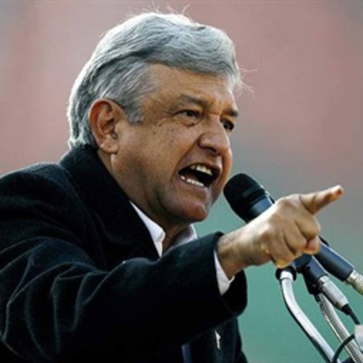 No mentiré, no robaré y no traicionaré al pueblo: Manuel López Obrador