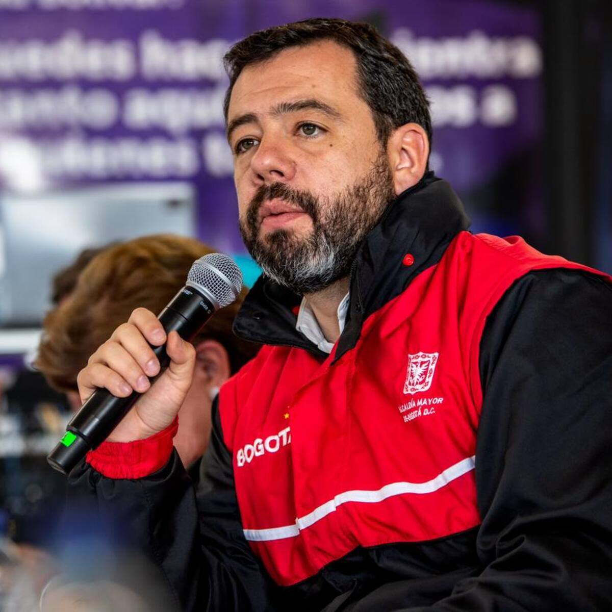 “Calidad del aire en Bogotá mejora, en 24 a 48 horas se podría levantar la alerta”: Galán