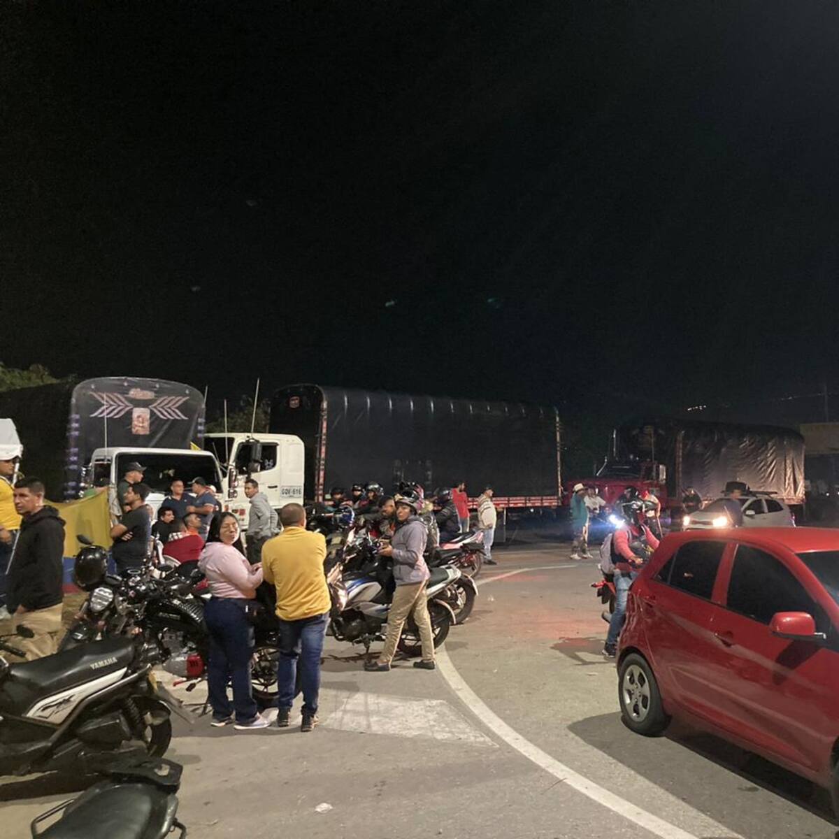 Girón está incomunicado y no hay vía para llegar al aeropuerto Palonegro