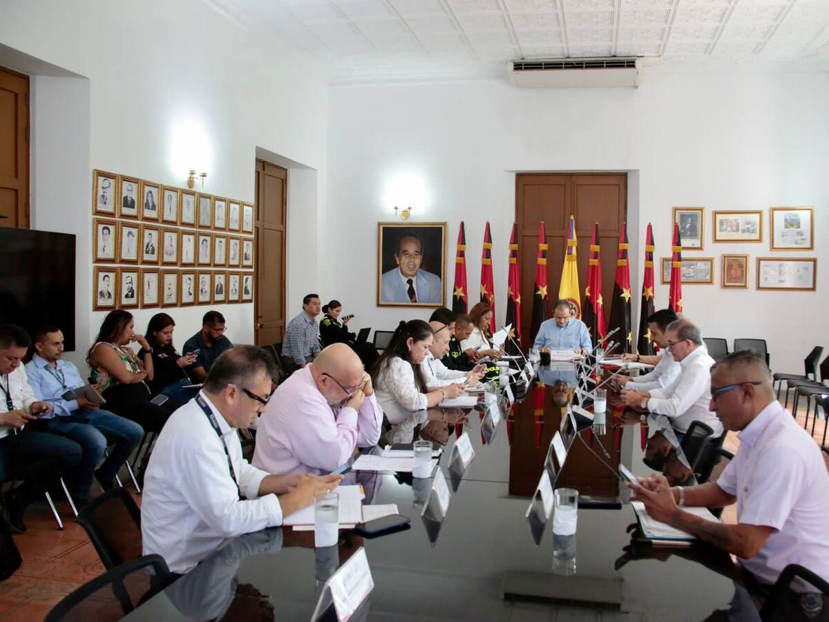 Autoridades ofrecen 100 millones de recompensa por responsables de ataque a uniformados