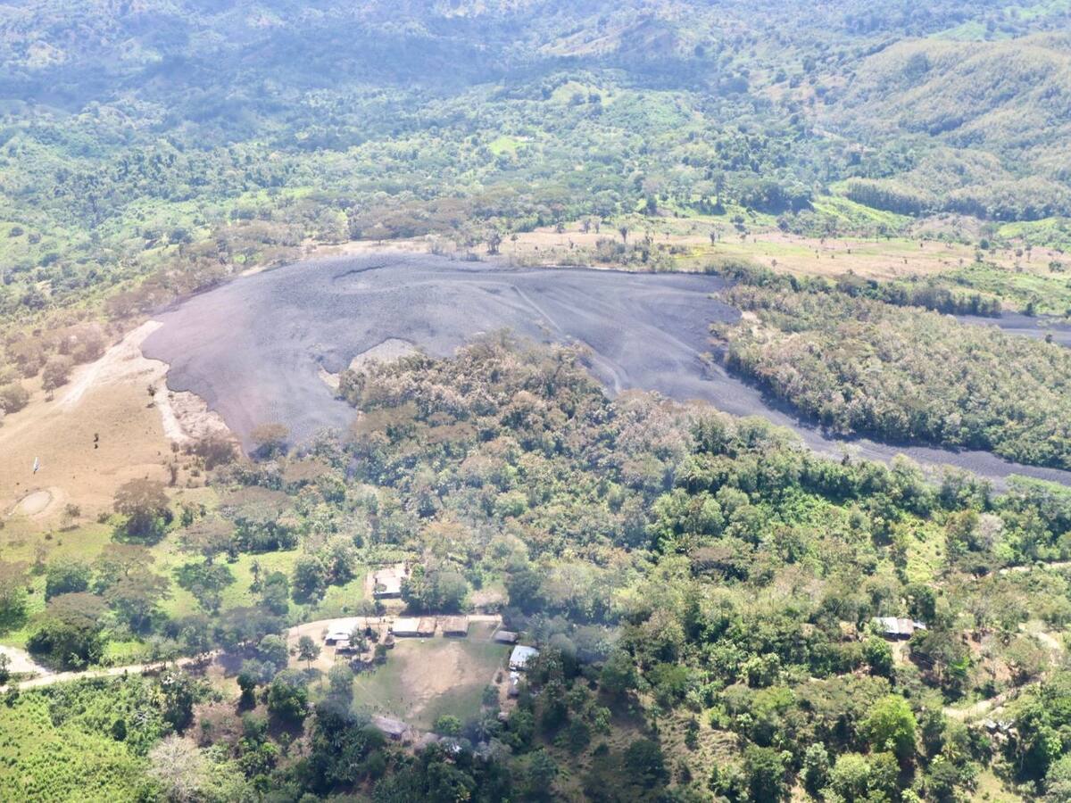 Geólogos analizan el futuro de las comunidades cercanas al volcán El Aburrido en Urabá