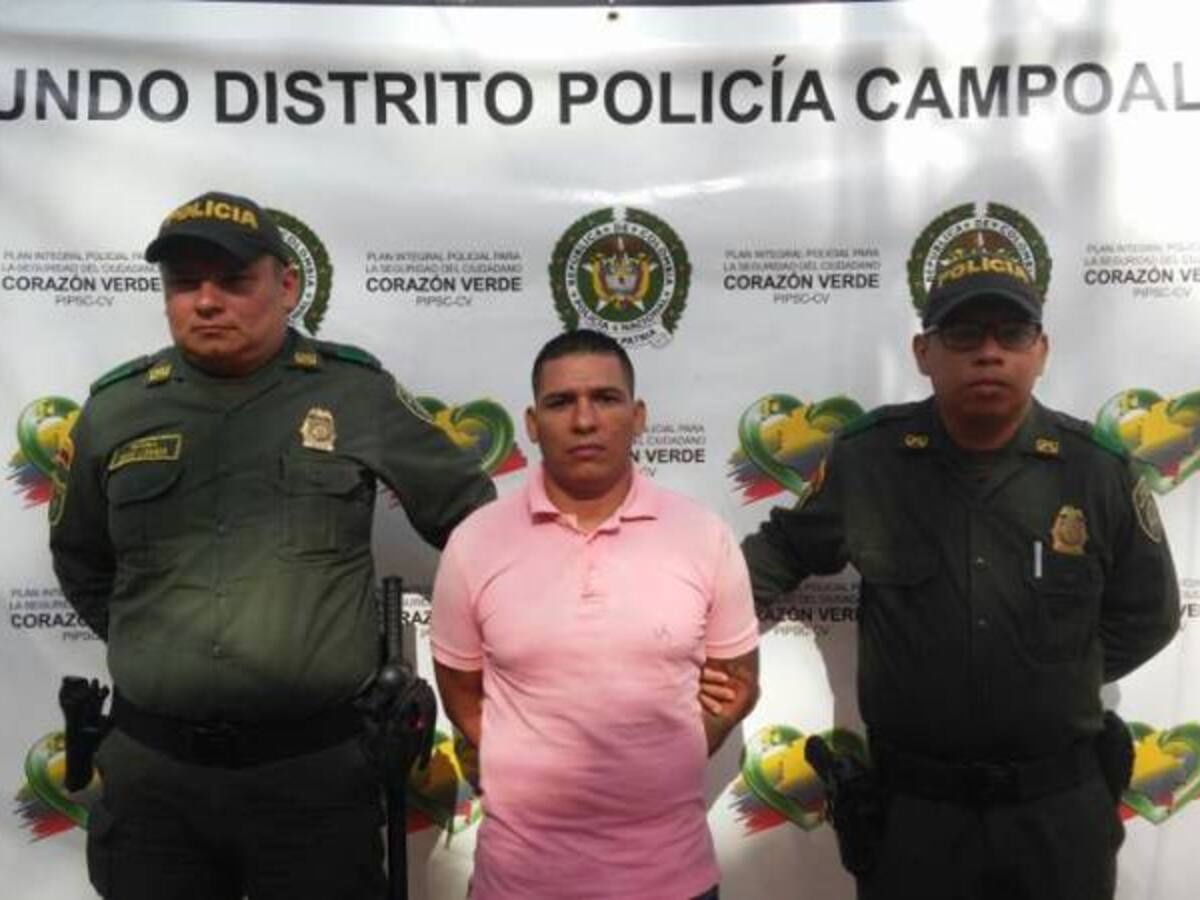 Un hombre atacó con arma blanca a cinco personas