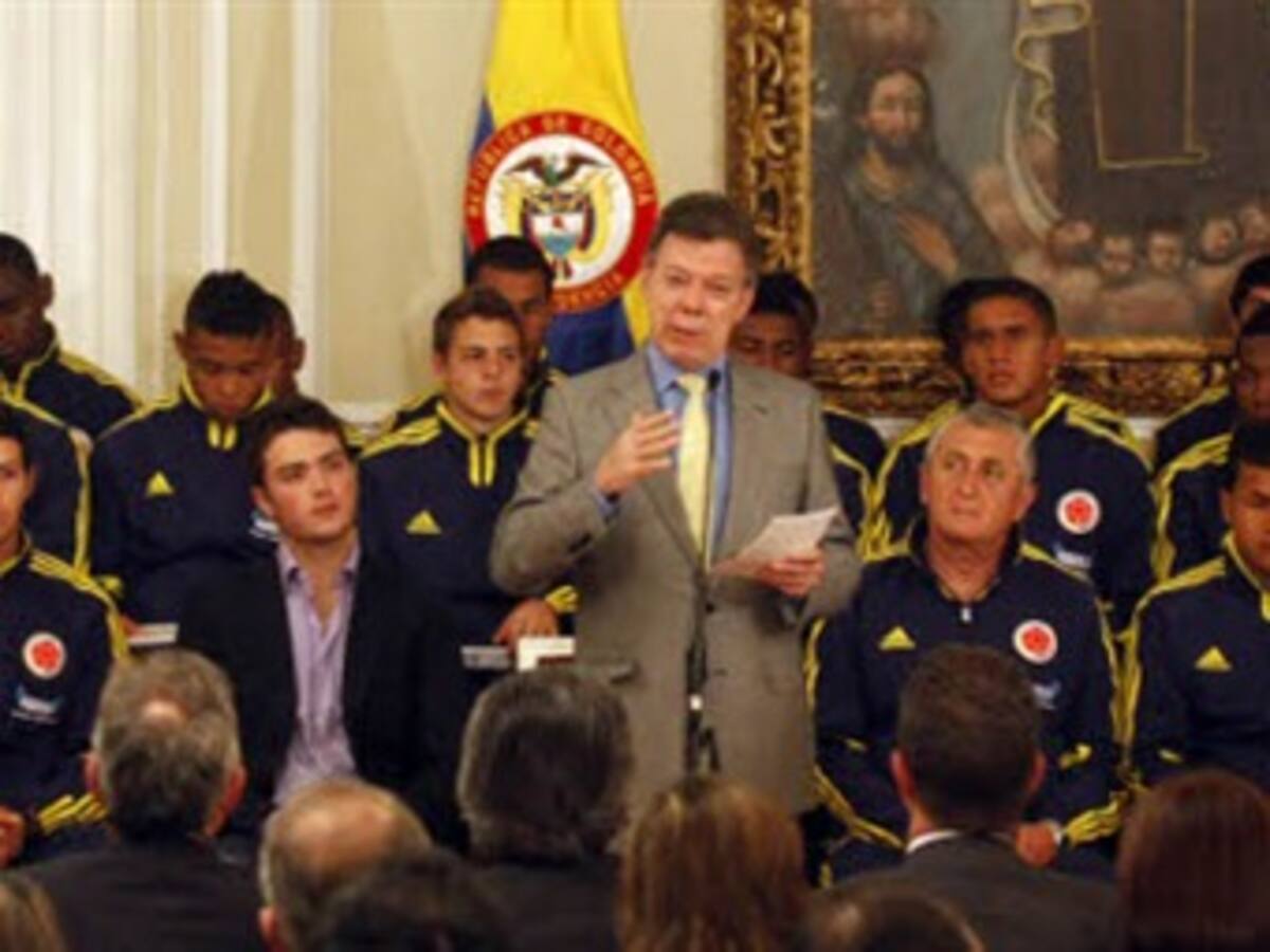 Presidente Santos entregó la bandera a la selección Colombia Sub-20