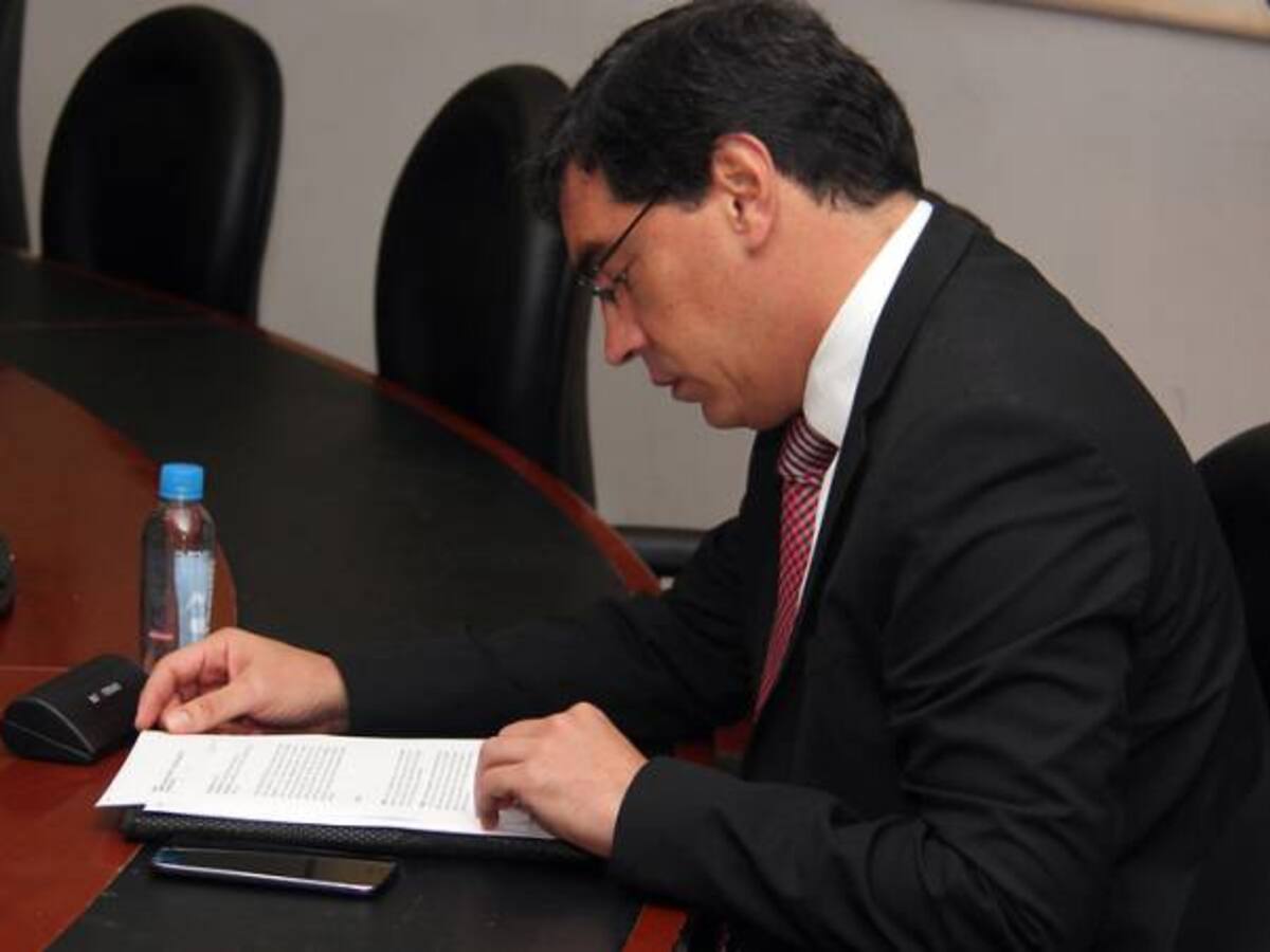 Álvaro Hernán Prada no renunciará a su curul
