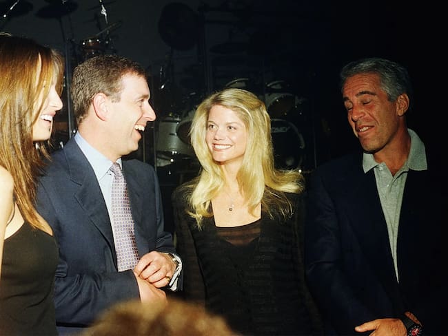 Encuentro entre el príncipe Andrés de Inglaterra y Jeffrey Epstein.
(Foto: Cortesía / Getty )