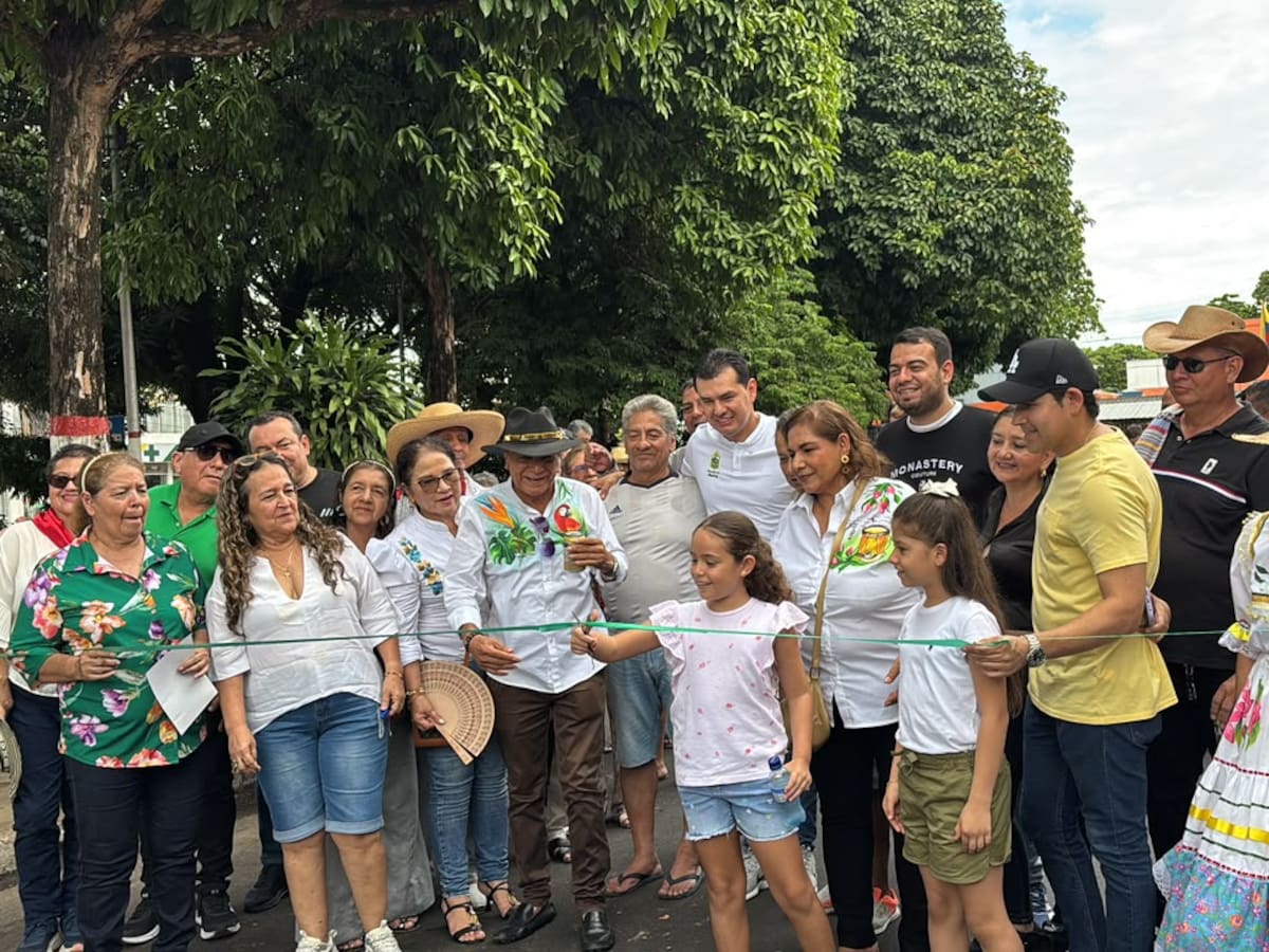 Alcaldía de Neiva entrega vía de Las Granjas tras décadas de abandono