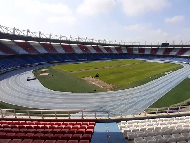 Cambian grama del estadio Metropolitano