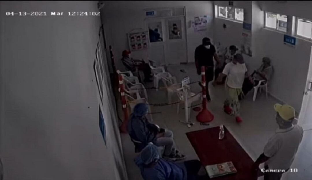 Rafa Pérez saliendo del Hospital de Malambo. Cortesía Hospital de Malambo