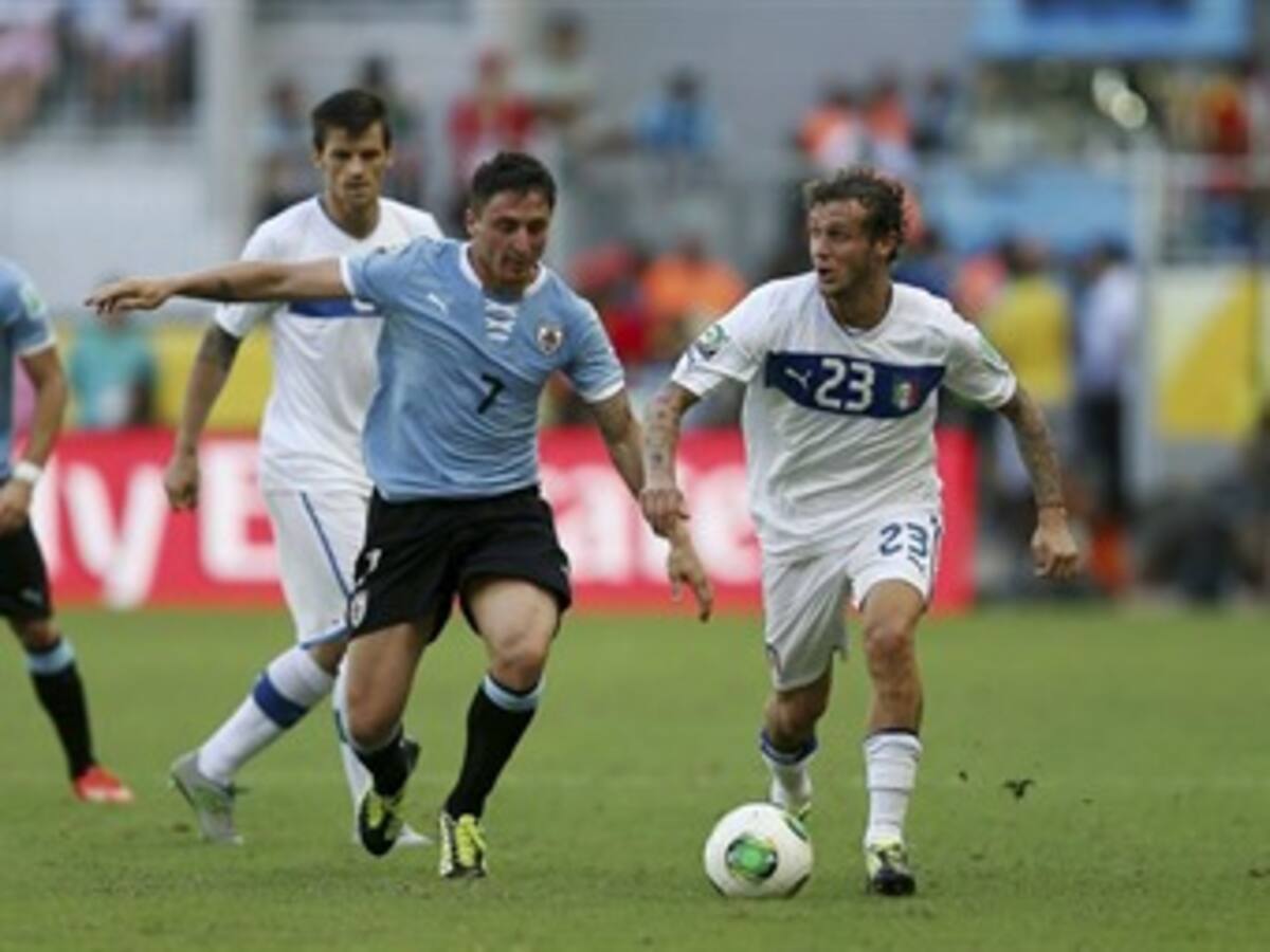 Italia le gana a Uruguay y queda tercero de la Copa Confederaciones