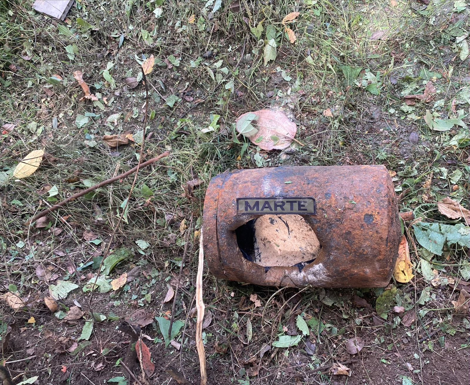 La carga fue ubicada en una alcantarilla del sector del Cairo en el municipio de Cajiío, centro del Cauca. Crédito: Ejército Nacional.