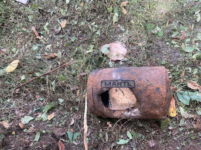 La carga fue ubicada en una alcantarilla del sector del Cairo en el municipio de Cajiío, centro del Cauca. Crédito: Ejército Nacional.