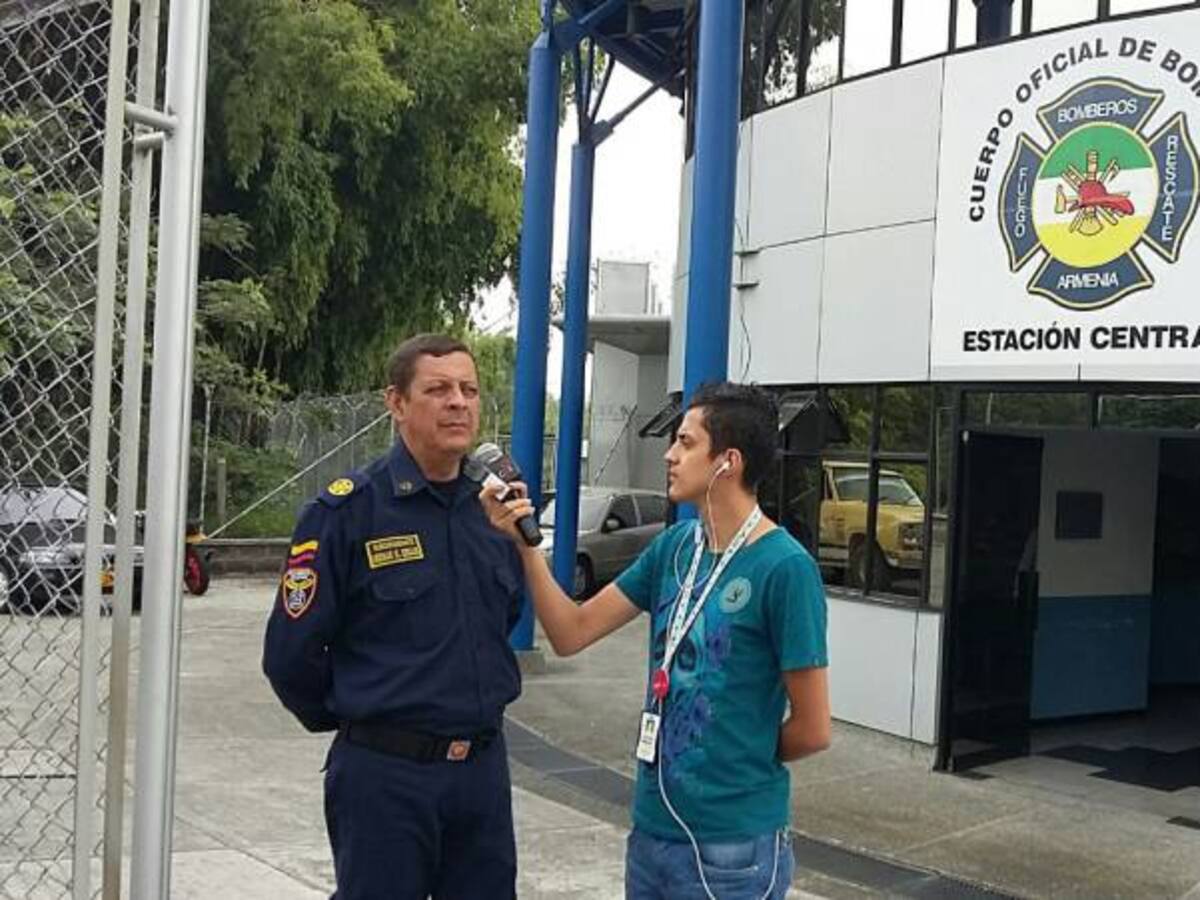 Caracol Radio desde el cuerpo oficial de bomberos de Armenia