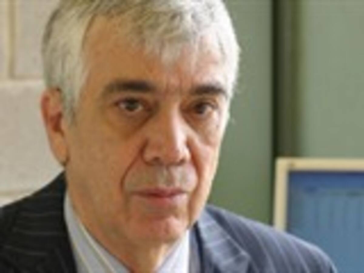 Salomón Kalmanovitz: la baja inflación muestra un freno en la demanda de bienes y servicios por parte de los colombianos