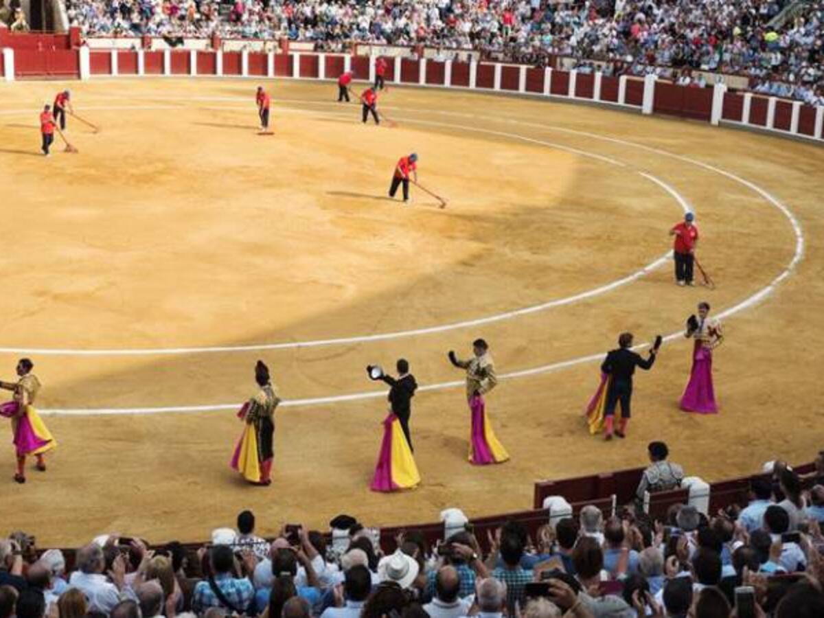 A los políticos solo les importa su ego: Molés sobre política y toros