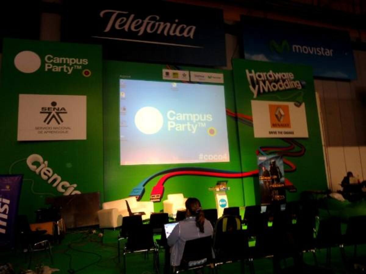 En este pabellón se encuentran dispuestas las diversas zonas temáticas y áreas de contenido del Campus.