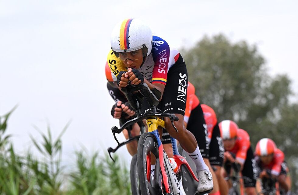 Egan Bernal lidera al Ineos en la etapa de contrarreloj por equipos / Getty Images