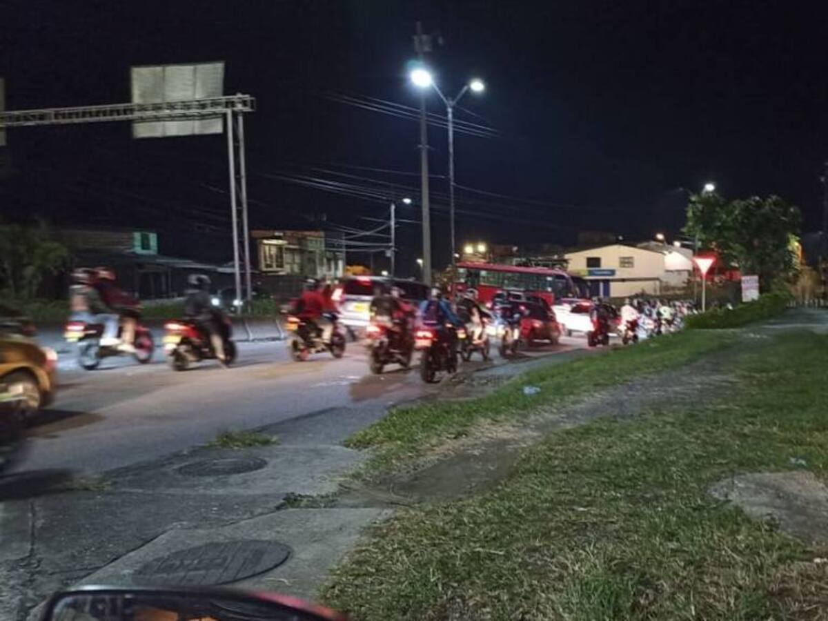 Vigente decreto que prohíbe circulación de motos después de las 11:00p.m. en Armenia