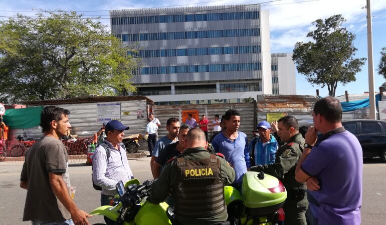 Protesta de trabajadores en la construcción del bunker de la Fiscalía