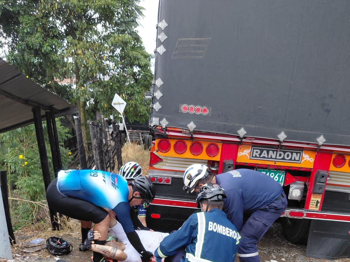 Un ciclista y un motociclista fallecieron en carreteras de Caldas el fin de semana