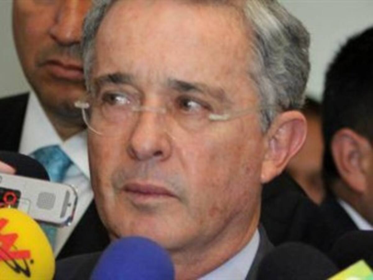 Investigarán al expresidente Uribe por caso Claudia Julieta Duque